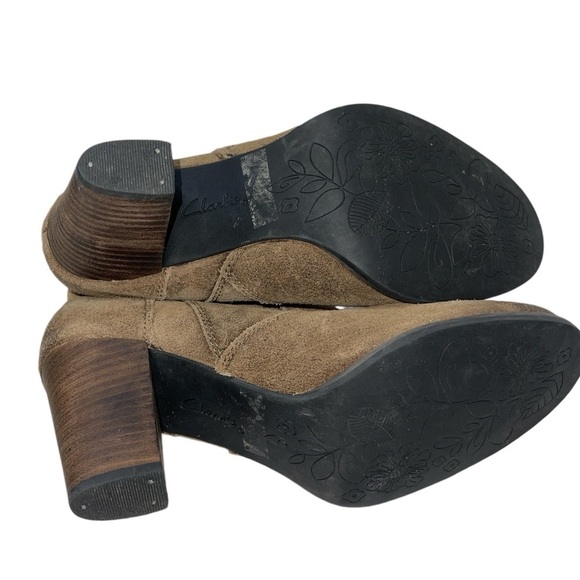 Clarks Indigo Women's Boots Size 8M Brown Leather Upper Pull On Block Heel Ankle - Picture 8 of 11